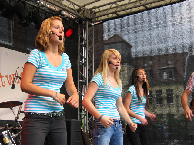 gal/2007/2007 Ruettenscheider Kinderfest/2007 Saitentwist Ruettenscheider Kinderfest 1.9. 305.jpg